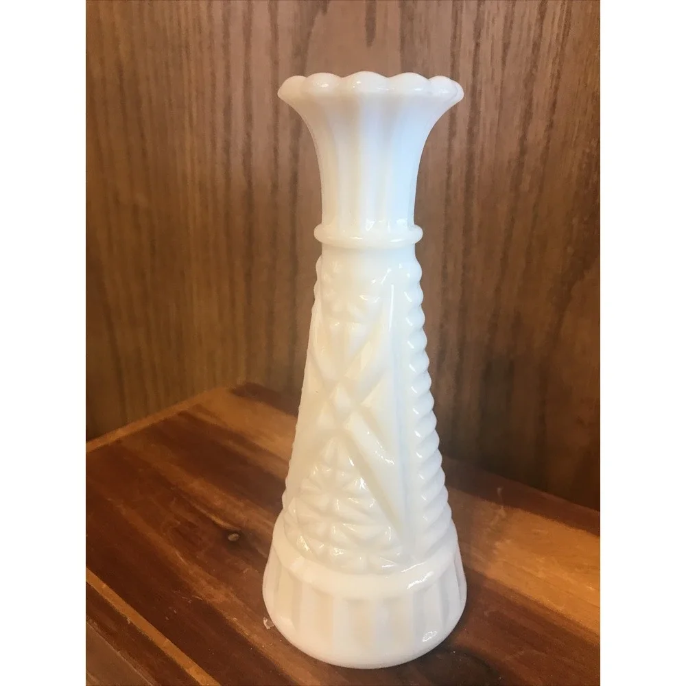 Vintage Milk Glass‎ Bud Vase, Small Table Decor, Floral Arrangement Vase